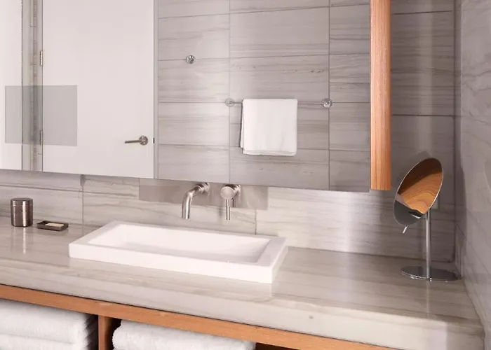 Skyline One-Bedroom King Suite
