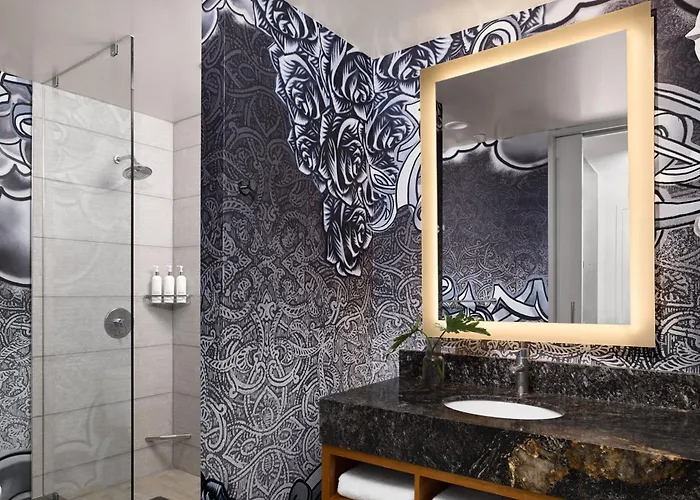 One-Bedroom King Suite