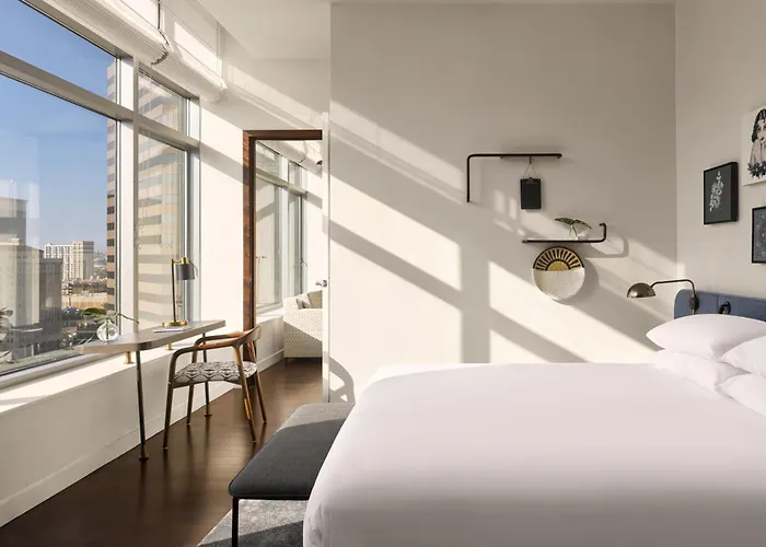 One-Bedroom King Suite